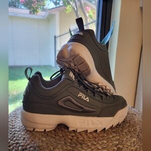 Size 6 Fila Disrupter 2